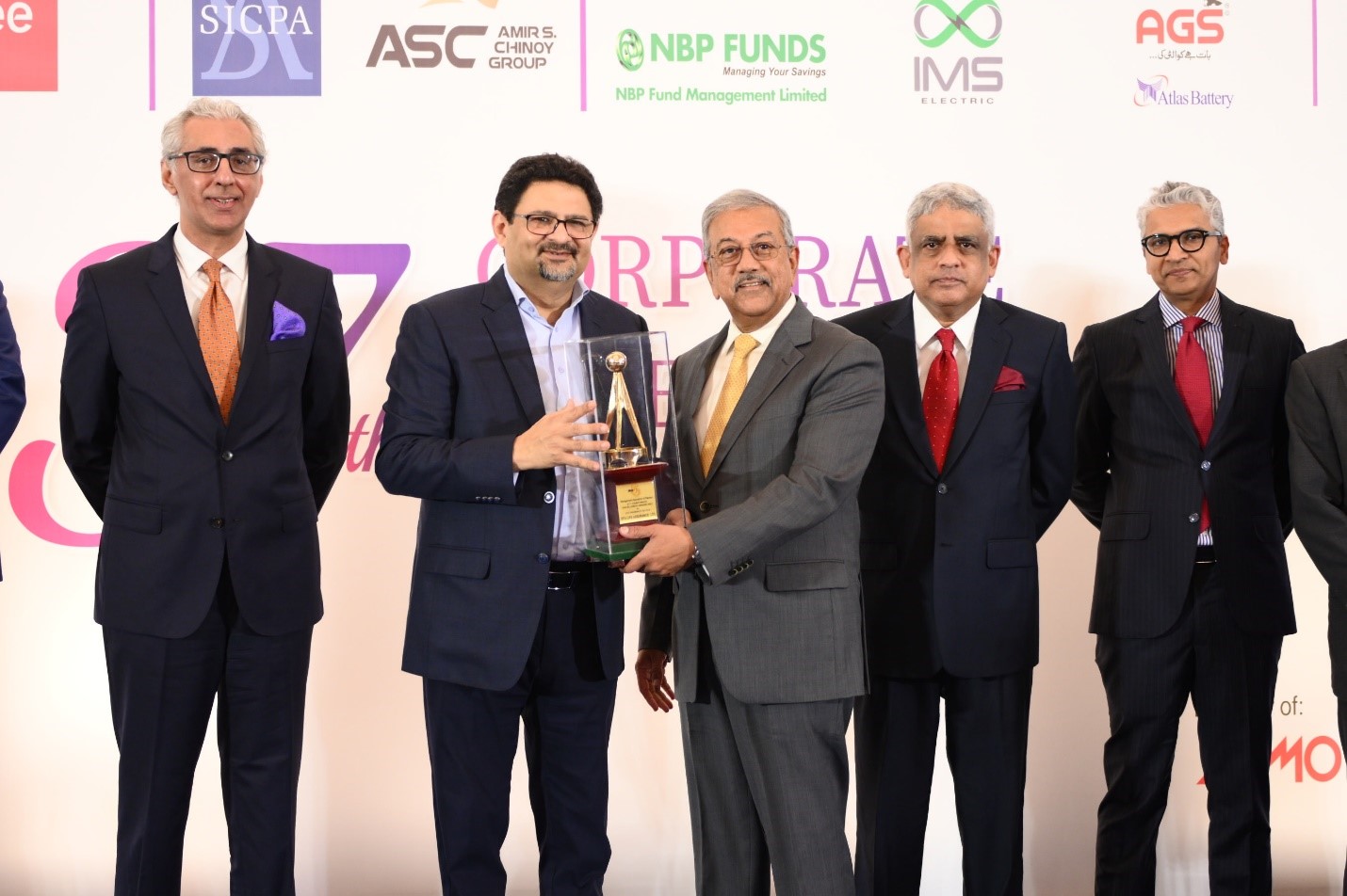EFU Life conferred with Corporate Excellence Award by Management Association of Pakistan